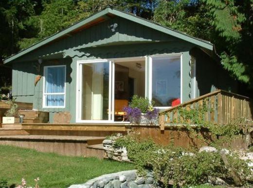 Orca View Cottage Sooke Room photo